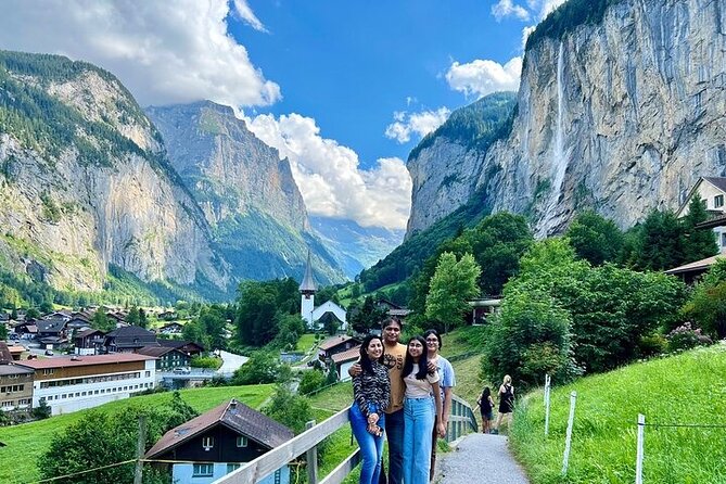 Discover Lauterbrunnen with CHEESE & CHOCOLATE - Taking the bus to Trümmelbach Falls