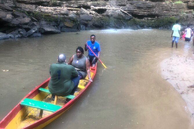 Experience Boti Waterfalls, Aburi Botanical Gardens & Tetteh Quarshie Cocoa Farm - Guides, private transport, and the pace of the day