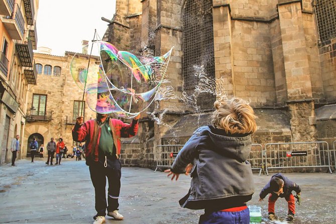 Family Private Tour: Churros, Hot Chocolate & Games in Barcelona - Palau Güell and the Raval connection