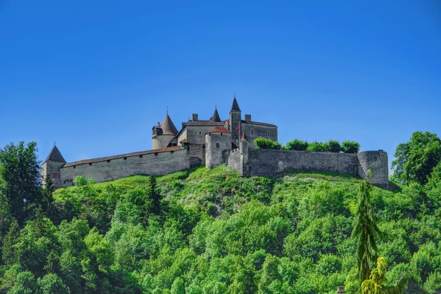 From Geneva: Gruyères Private Tour Cheese & Chocolat Factory - Gruyères old town and the castle setting