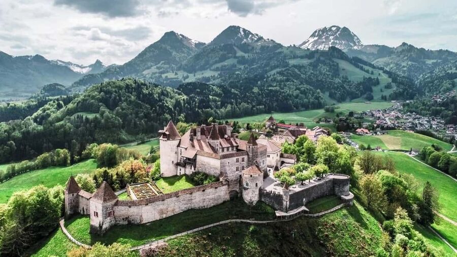 From Lausanne: Gruyères Tour with Chocolate & Cheese Tasting - Leaving Lausanne from Vennes