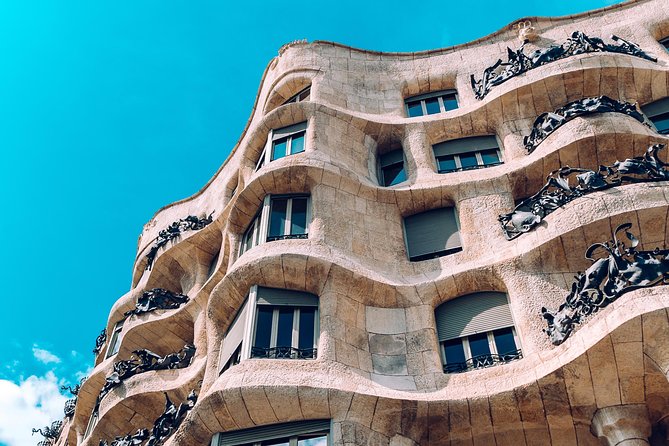 Gaudi's Casa Batlló and La Pedrera with Chocolate Tasting - Why Passeig de Gràcia is the right place to begin