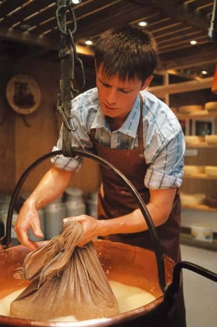 Geneva: Gruyères Tour with Chocolate, Cheese & Golden Train - Key points at a glance