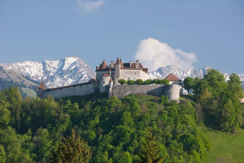 Geneva: Gruyères Tour with Chocolate, Cheese & Golden Train - Guides, transport, and the pace of the day