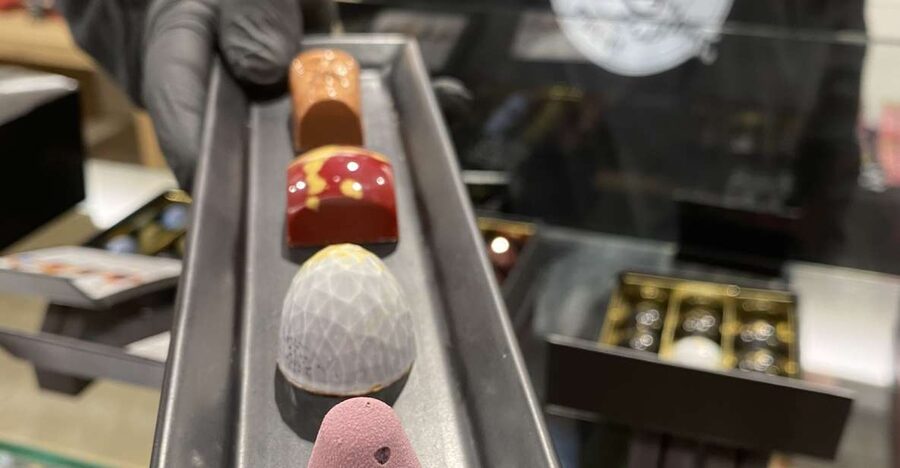 Ghent: Belgian Chocolate Walking Tour with Tastings - Ghent history between every tasting