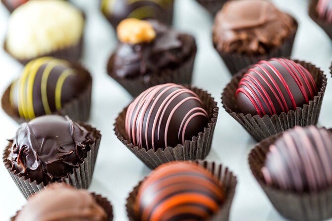 Gin and Chocolate Pairing Workshop in Malta - Four gins and five chocolates at one table