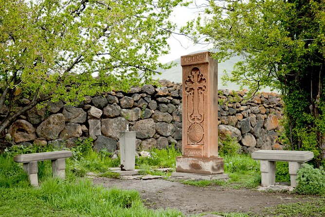 Group Tour: Hovhannavank, Saghmosavank, Chocolate House, Aghtsk - The guide can shape the whole experience