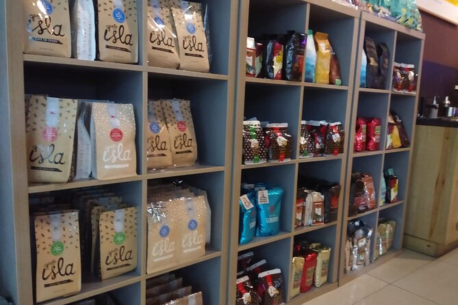 Guided Shopping Tour - Rum tasting, chocolate factory, Cigar factory - What the guide and group setup mean for you