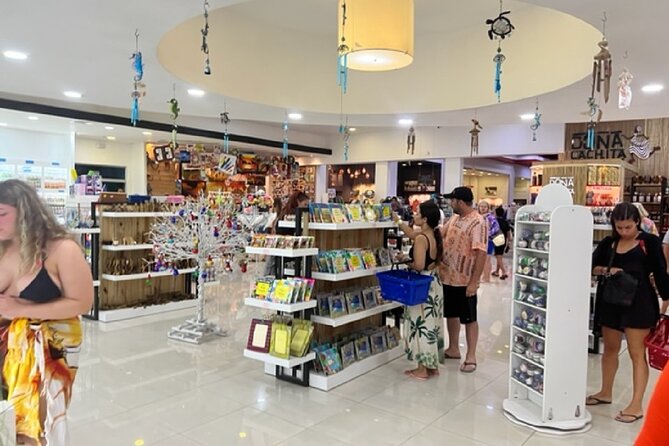 Guided Shopping Tour to Bella Mare Store (Cigars, Chocolate, Rum and Souvenirs) - Pickup is useful, but leave room for changes