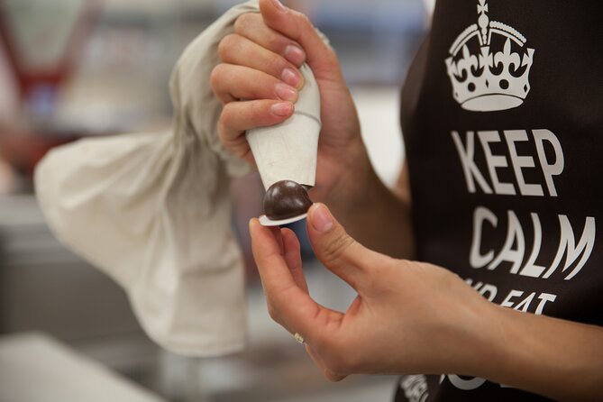 Guided Tour of the Chocolate Factory: Tasting Included - Why the private format matters