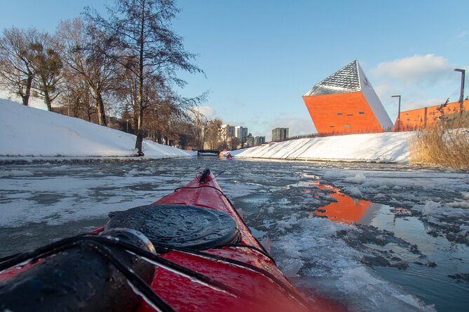 Guided Winter Kayak Tour in Gdańsk & Hot Chocolate Treat - Starting at Dokowa 1 and preparing to paddle