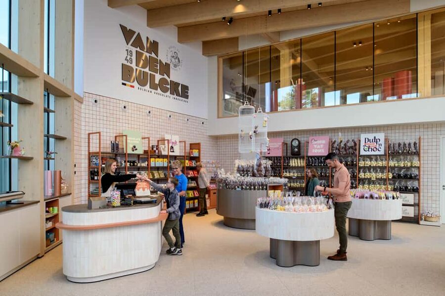 Heule: Chocolatier Vandenbulcke Chocolate Trail Tour - Why the factory setting matters