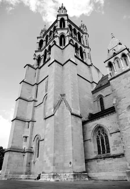 Lausanne: Walking Tour with Chocolate Tastings & Metro - A strong introduction to Lausanne, with chocolate at its center