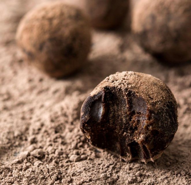 London: Chocolate Truffle-Making Workshop - Coating, dusting, and decorating