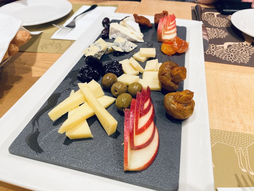Lucerne CH Tour: Cheese, Chocolate, Chapel Bridge & Chateau - Adding the one-hour Lake Lucerne cruise