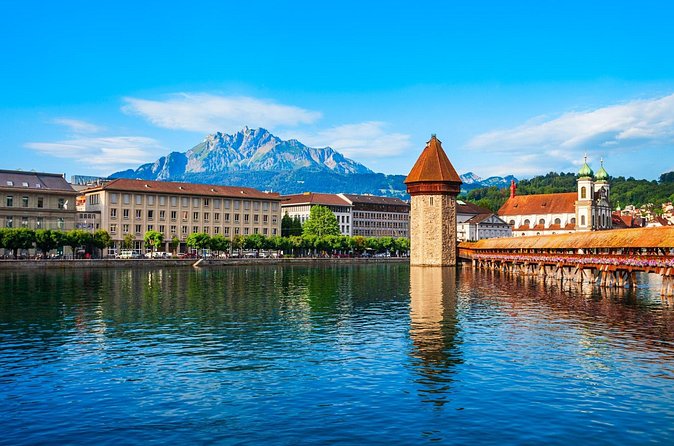 Lucerne: Chocolate Tasting and Walking Tour with a Local - Luxemburgerli at a famous confiserie