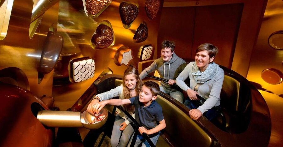 Lucerne: Swiss Chocolate Adventure Experience - Stops 9 and 10: the finished product and a small taste