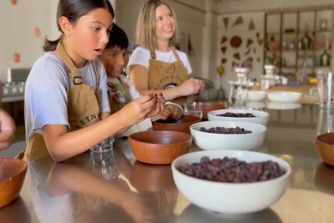Make Oaxacan-style take-home chocolate - Key points to know before booking