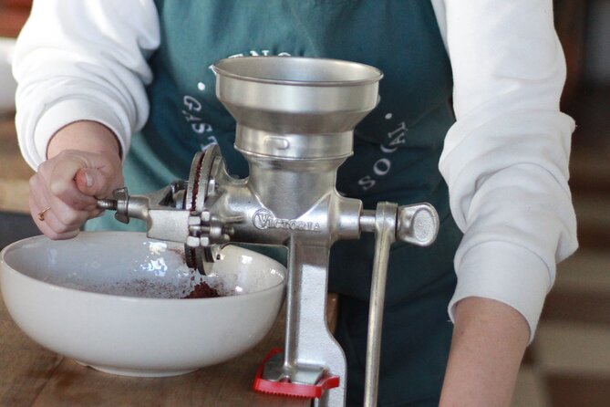 Make Oaxacan-style take-home chocolate - Why Oaxaca is the right place to study chocolate