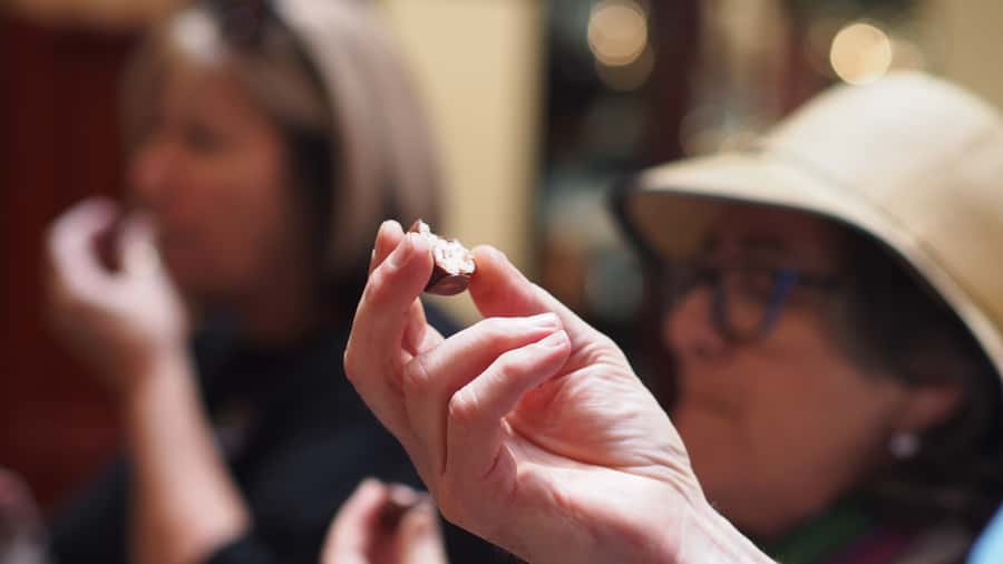Melbourne: Guided Chocolate Walking Tour of the city - The unexpected final stop at New Shanghai
