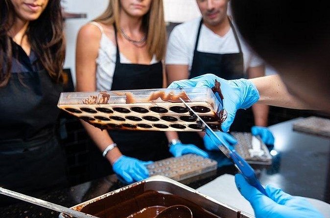 Molded Bonbons Chocolate making class in Paris (collective) - What the $118.82 price buys you