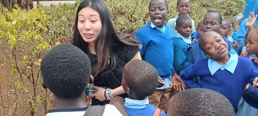 Nairobi: Chocolate City Kibera Slum Walking Tour - Beadwork, a factory, and a home visit