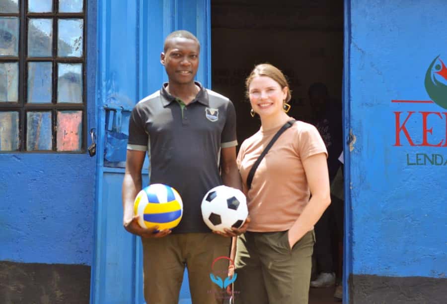 Nairobi: Chocolate City Kibera Slum Walking Tour - Toi Market and the everyday rhythm of Kibera