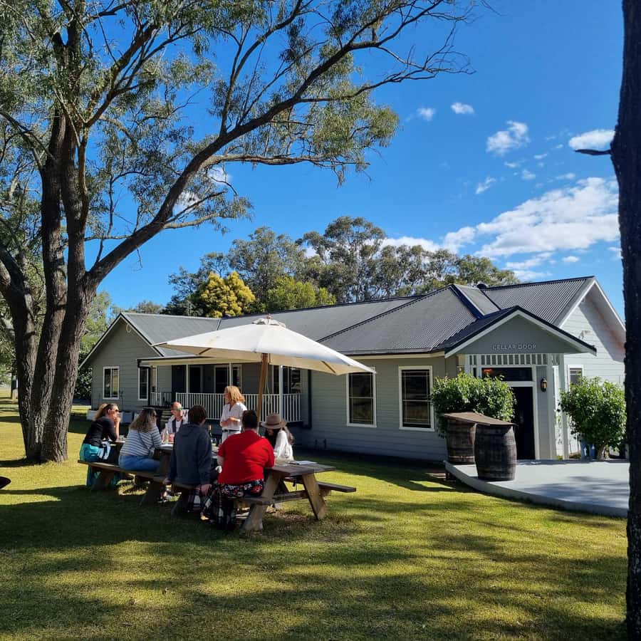 Newcastle: Hunter Valley Wine, Gin, Cheese & Chocolate Tour - Gin and vodka at the spirits stop