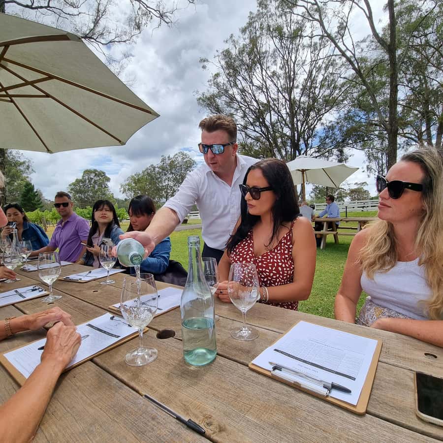 Newcastle: Hunter Valley Wine, Gin, Cheese & Chocolate Tour - Cheese and wine, then chocolate and wine
