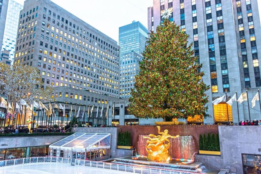 NYC: Midtown Holiday Donut and Hot Chocolate Adventure - Key points at a glance