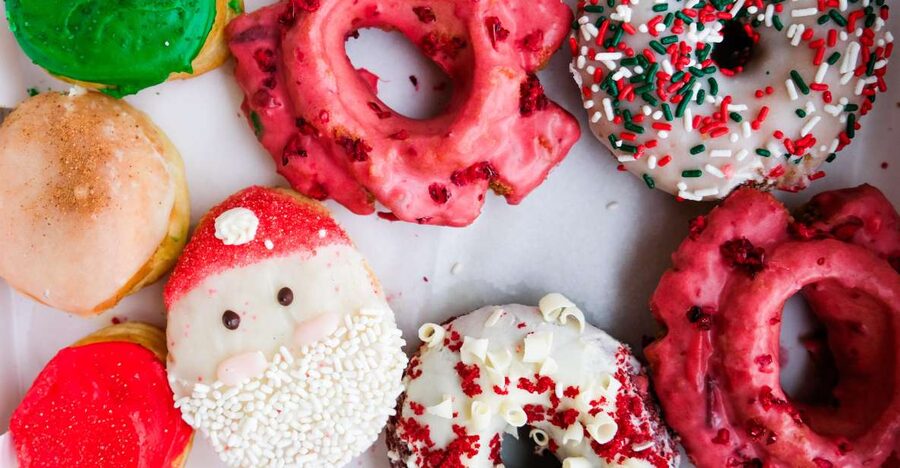 NYC: Midtown Holiday Donut and Hot Chocolate Adventure - Starting beneath Grand Central’s famous clock