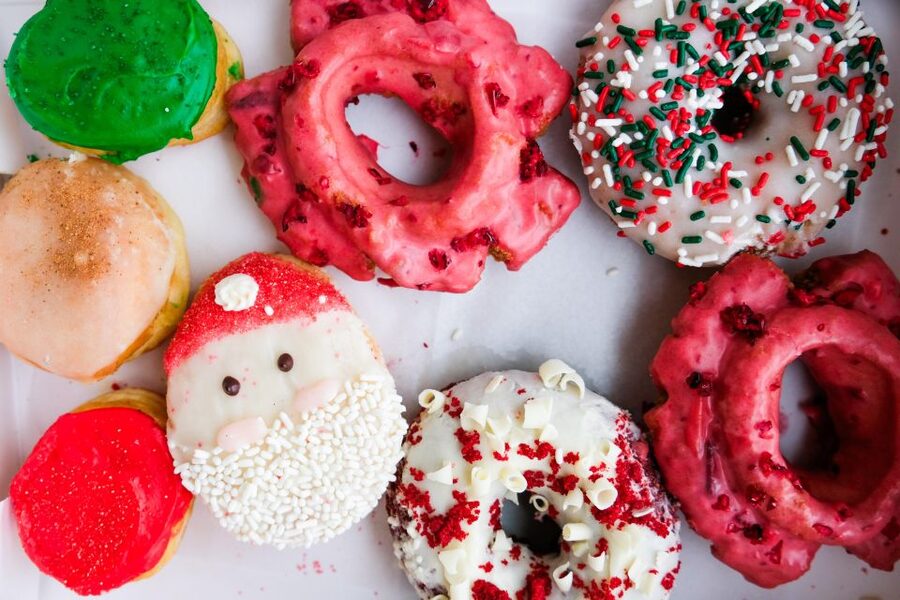 NYC: Midtown Holiday Donut and Hot Chocolate Adventure - Who will enjoy this holiday walk