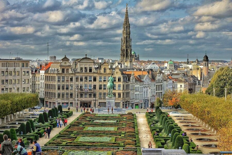 Paris: Brussels and Bruges Tour & Optional Chocolate Tasting - Bridges, canals, and the best photo stops