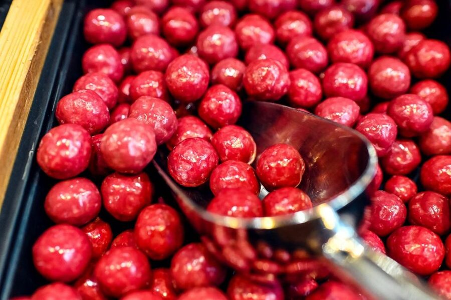 Paris: Montmartre Chocolate & Pastries Tour with 8+ Tastings - Seasonal treats change with the weather