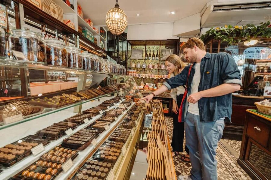 Paris: Pastries and Chocolate Walking Food Tour - Bean-to-bar chocolate at PLAQ