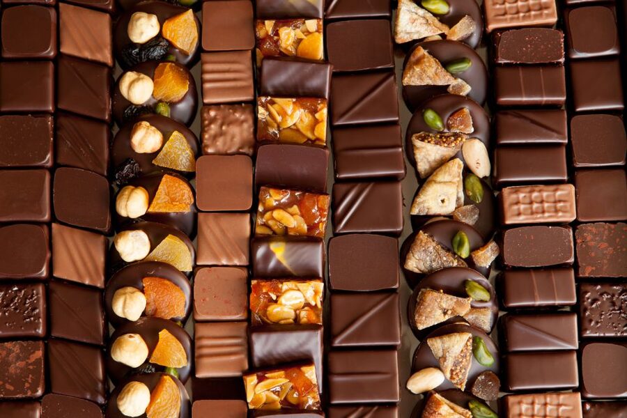 Paris: Pure Chocolate Walking Tour - Languages, timing, and booking flexibility