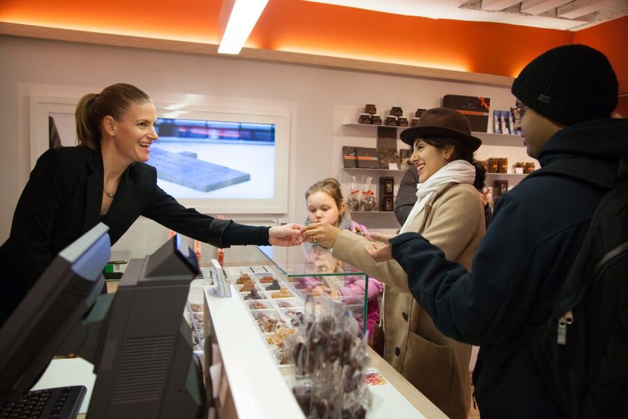 Paris: Pure Chocolate Walking Tour - Five stops, five ways to treat cocoa