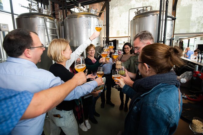 Private: Discover Brussels beer & breweries by a young local (incl. chocolate) - Beer and Belgian pralines, an unexpectedly good match