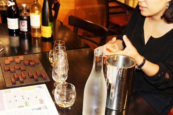 Private Wine and Chocolate Tasting in Paris - Learning how wine tasting really works