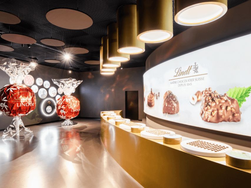 Private Zurich City Tour with Cruise and Lindt Chocolate - Old Town: two hours of Zurich on foot