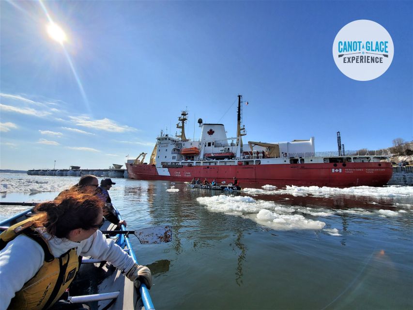 Quebec City: Ice Canoeing with Hot Chocolate & Sauna - On the St. Lawrence: rowing, ice, and teamwork