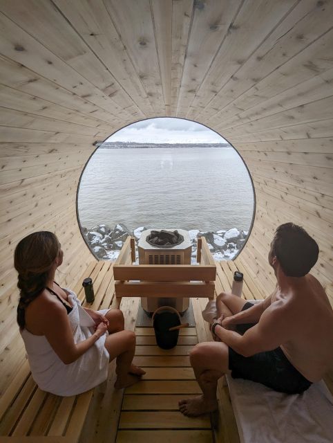 Quebec City: Ice Canoeing with Hot Chocolate & Sauna - The floating ice break with hot chocolate