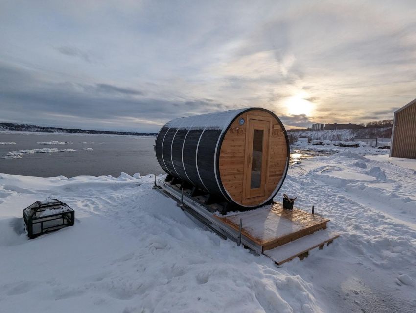 Quebec City: Ice Canoeing with Hot Chocolate & Sauna - What to wear for a winter river