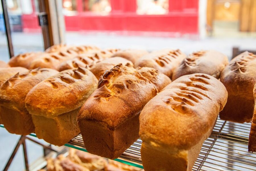 Saint-Germain-des-Prés: Pastry and Chocolate Walking Tour - Food stories mixed with Paris history