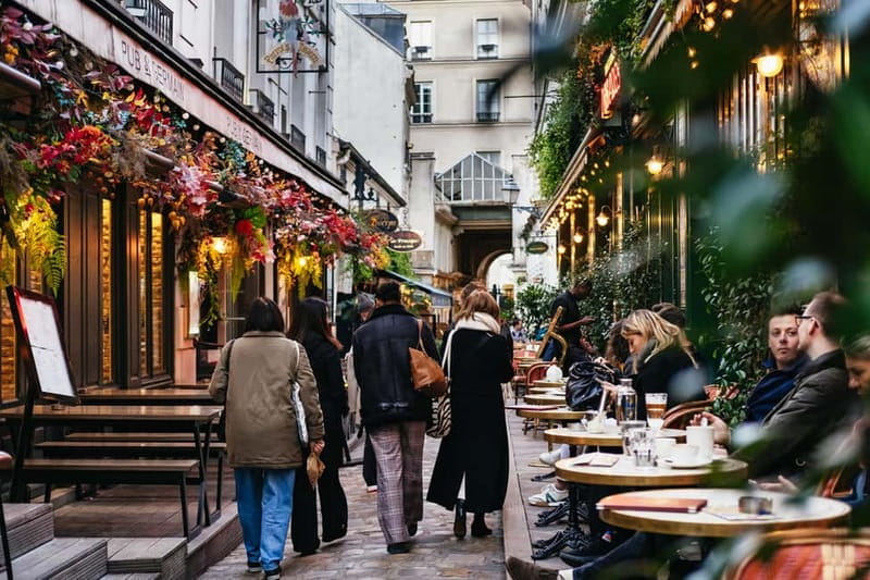 Saint-Germain: Gourmet Chocolate & Pastry Walking Food Tour - Finding the meeting point without a wrong turn