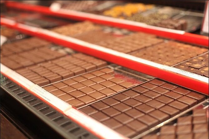 Saint-Germain The Original Chocolate Tasting Tour with Pastries and Macaron - The guide makes the difference