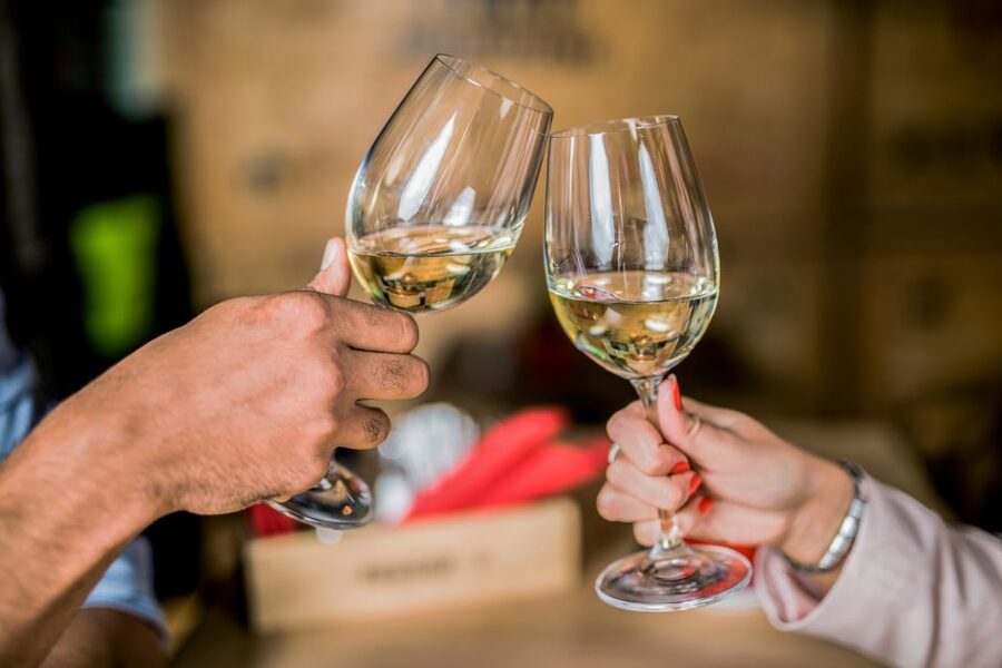 Santa Barbara: Wine, Chocolate and History Walking Tour - The friendly guide makes the difference