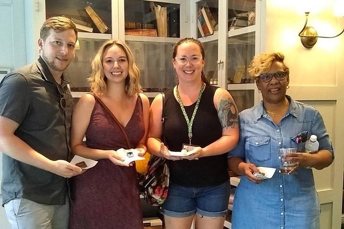 Savannah History plus Coffee and Chocolate Walking Tour - A compact group changes the feel