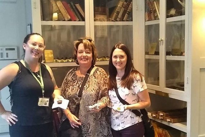 Savannah History plus Coffee and Chocolate Walking Tour - Ending at Chippewa Square and the Forrest Gump location