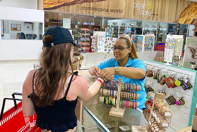 Shopping tour Punta Cana rum cigars coffee larimar chocolate souvenirs mamajuan - Larimar, pottery, paintings, and Dominican gifts